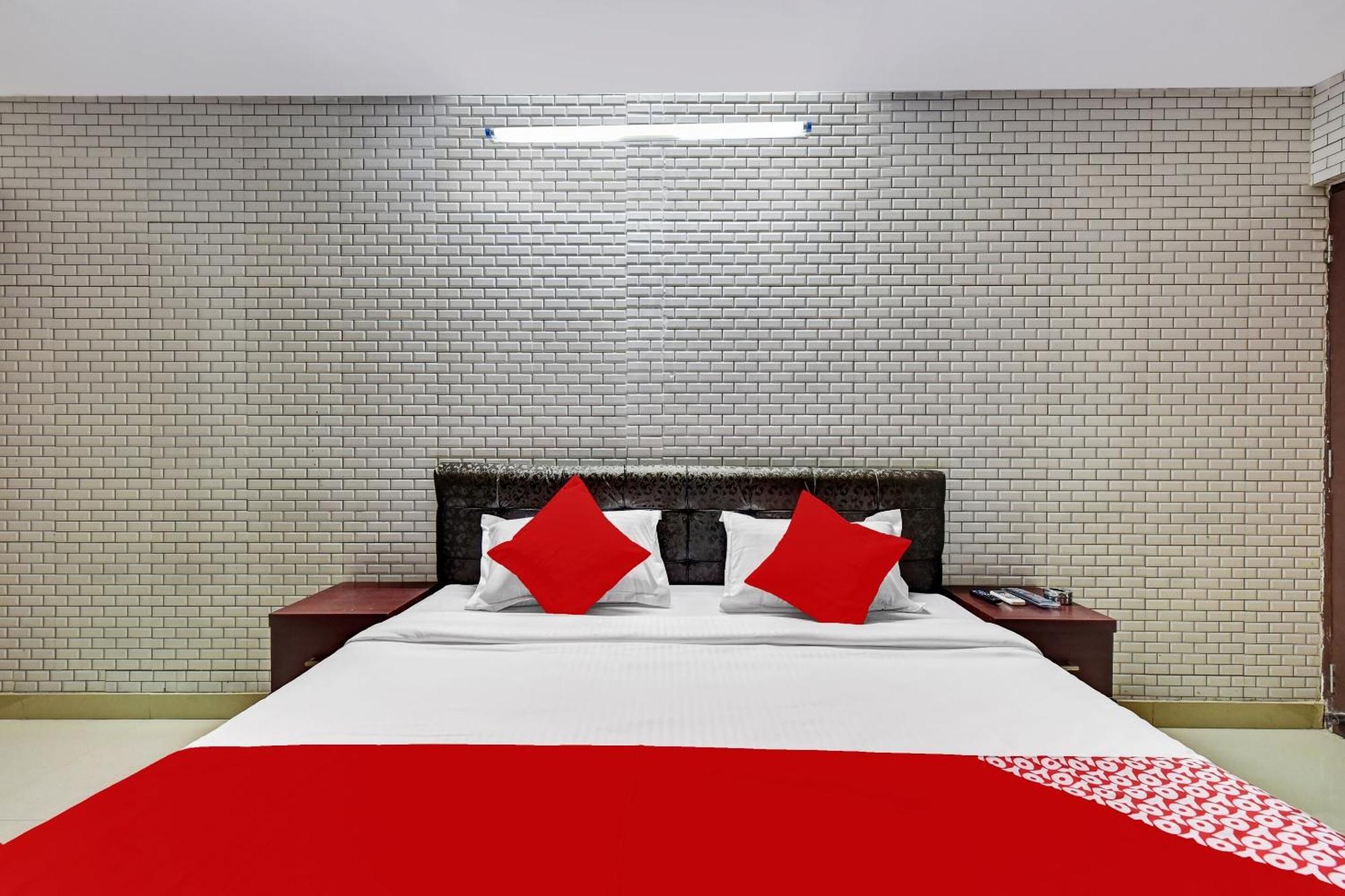 Hotel O Eleven Hotel & Banquet Кота Экстерьер фото
